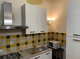 Sdrucciolo dei Pitti First Floor