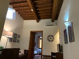 Sdrucciolo dei Pitti First Floor