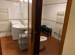 Sdrucciolo dei Pitti First Floor