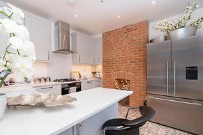 Gloucester Place Townhouse with Hot Tub