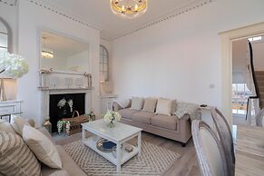 Gloucester Place Townhouse with Hot Tub