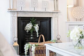 Gloucester Place Townhouse with Hot Tub