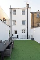 Gloucester Place Townhouse with Hot Tub