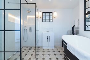 Gloucester Place Townhouse with Hot Tub