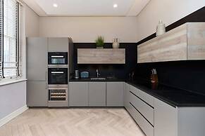 The Westbourne Park Place - Elegant 3bdr Flat