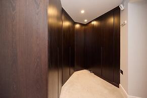 The Westbourne Park Place - Elegant 3bdr Flat