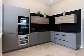 The Westbourne Park Place - Elegant 3bdr Flat