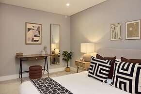 The Westbourne Park Place - Elegant 3bdr Flat