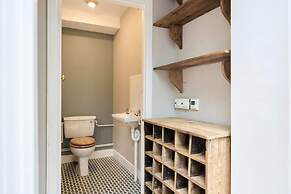 The Fulham Hideout - Modish 2bdr Flat With Patio