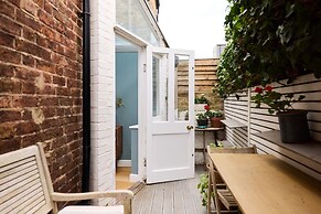 The Fulham Hideout - Modish 2bdr Flat With Patio