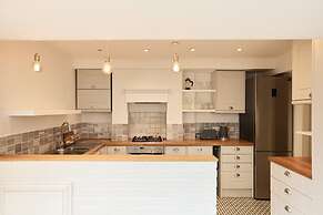 The Fulham Hideout - Modish 2bdr Flat With Patio