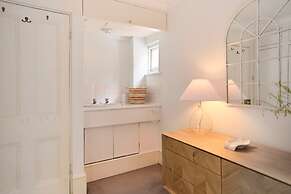 The Fulham Asylum - Modish 2bdr Flat With Patio