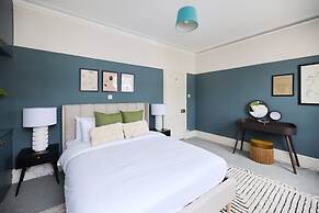 The Fulham Asylum - Modish 2bdr Flat With Patio