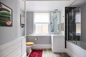 The Fulham Asylum - Modish 2bdr Flat With Patio