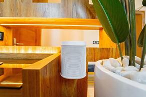 Premium Luxury Apartment by Smart Home