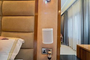 Premium Luxury Apartment by Smart Home