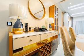Premium Luxury Apartment by Smart Home