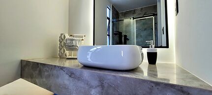 Xoe Mini-suites and Apartments