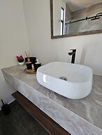 Xoe Mini-suites and Apartments