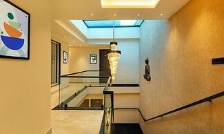 Treebo Bombay Palace