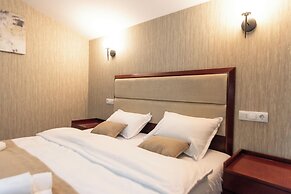 Kraveli Hotel