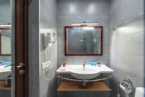 Kraveli Hotel