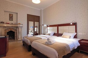 Kraveli Hotel