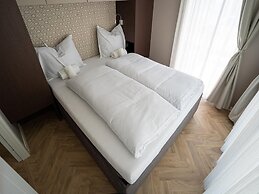 Comfortable Chalet Near the Pressegger See