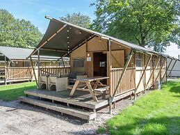 Nice Safari Tent With Bathroom, on a Holiday Park in De Maasduinen