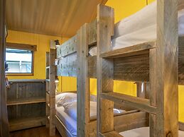 Nice Safari Tent With Bathroom, on a Holiday Park in De Maasduinen