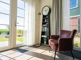 Holiday Home With Sauna, Near the Markermeer