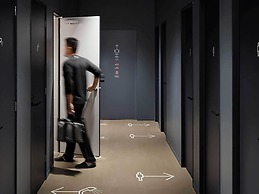 9h nine hours Shinagawa station for men