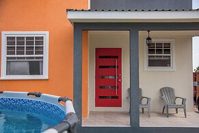 A Relaxing Retreat a few Steps From the Sun-soaked Dover Beach and the
