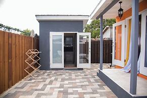 A Relaxing Retreat a few Steps From the Sun-soaked Dover Beach and the