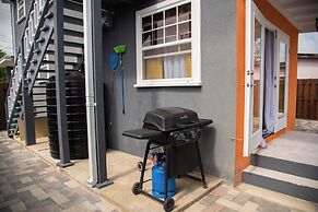 A Relaxing Retreat a few Steps From the Sun-soaked Dover Beach and the