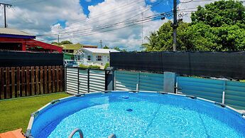 A Relaxing Retreat a few Steps From the Sun-soaked Dover Beach and the