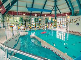 Sustainable Water Villa With Dishwasher, by a Lake