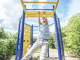 Sustainable Water Villa With Dishwasher, by a Lake