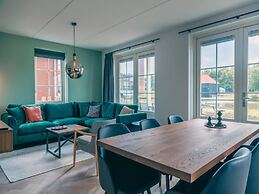 Sustainable Water Villa With Dishwasher, by a Lake