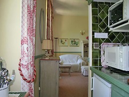 Cosy Flat in a Drome Chateau With Pool