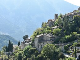 Cosy Flat in a Drome Chateau With Pool
