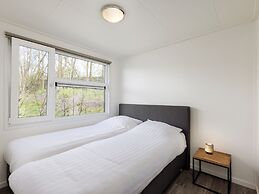 Modern Lodge With air Conditioning, in Green Twente