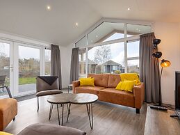 Modern Lodge With air Conditioning, in Green Twente