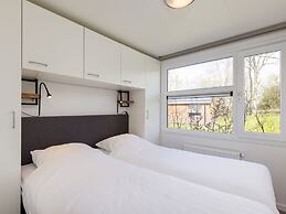 Modern Lodge With air Conditioning, in Green Twente