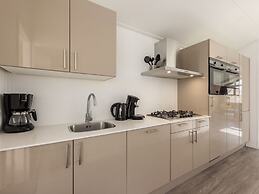 Modern Lodge With air Conditioning, in Green Twente