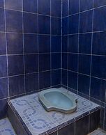 OYO 94067 The Roy Suite Guest House