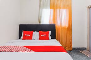 OYO 94067 The Roy Suite Guest House