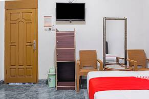 OYO 94067 The Roy Suite Guest House