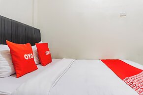 OYO 94067 The Roy Suite Guest House