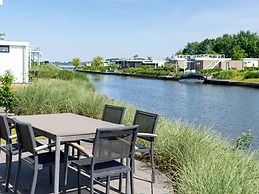 Chalet on the Water at the Beautiful Veluwemeer